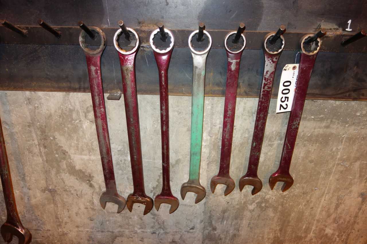 LOT OF 7 COMBINATION WRENCH SET, 1-9/16IN TO 2IN - HAND TOOLS