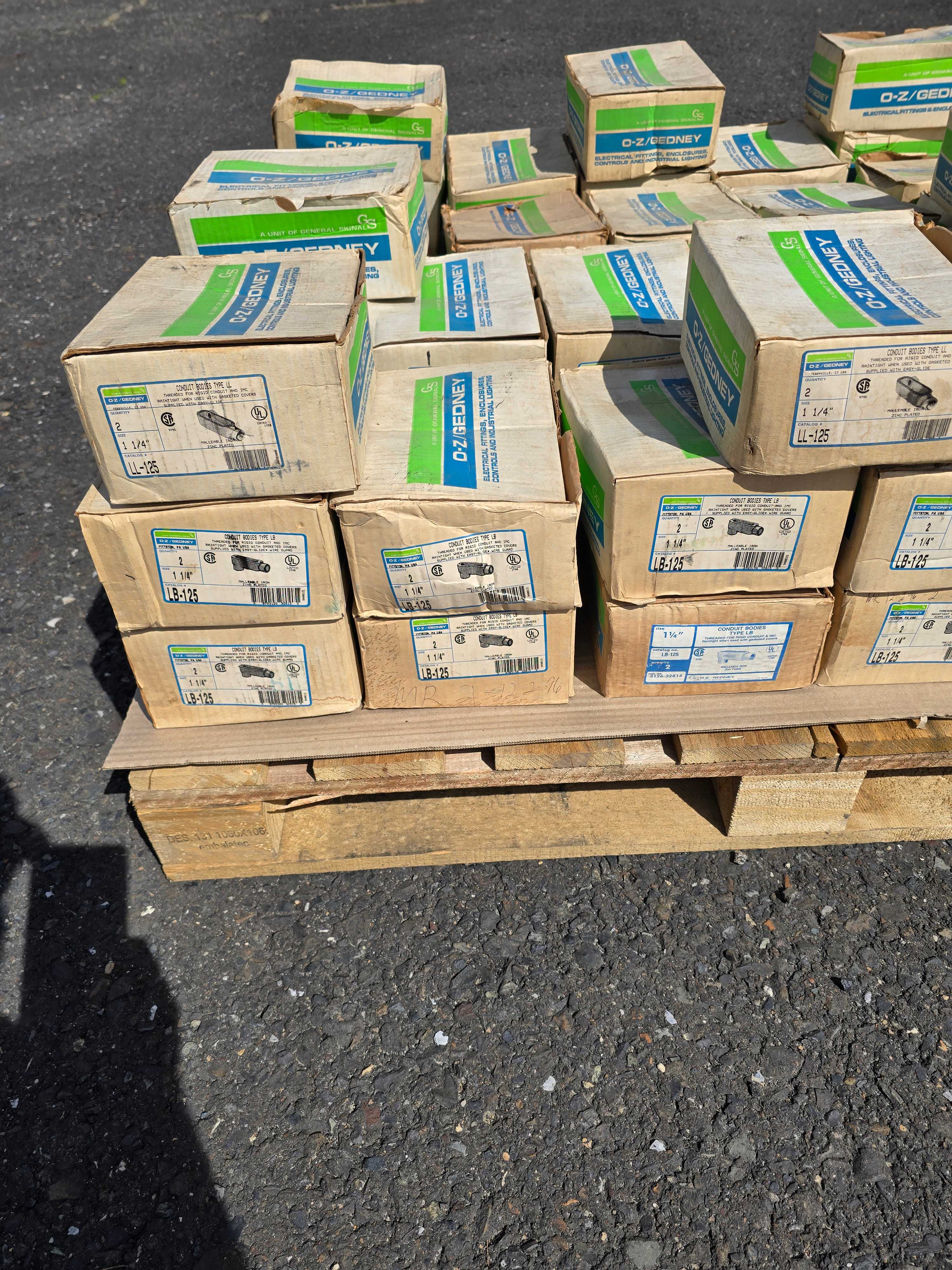 SKID OF OZ GEDNEY LL, LR, & LB CONDUIT BODIES - APPROX. 58 BOXES - CONDUIT