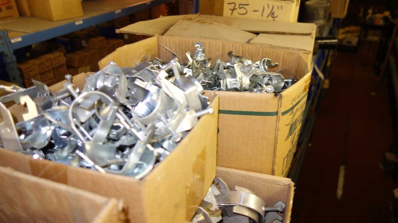 CONTENTS OF 4 SHELVES, ASSORTED PIPE AND CONDUIT FITTINGS - CONDUIT FITTING
