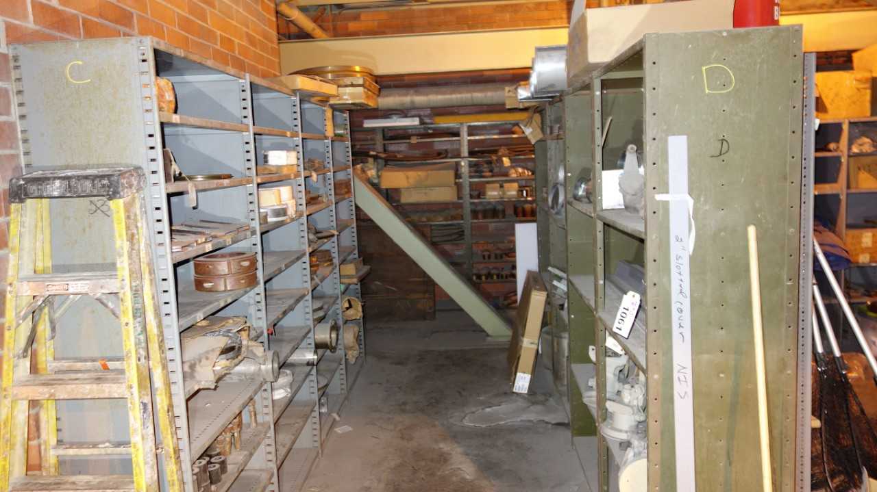 SHELVES WITH CONTENTS, ASSORTED STEEL REPLACEMENT PARTS, PLATES, ADAPTERS, FLANGES - MISCELLANEOUS