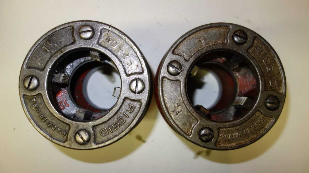 LOT OF 2 RIDGID 1-1/2 IN DIE HEADS - ELECTRIC POWER TOOLS