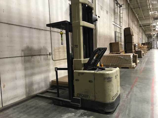 2000 CROWN ORDER PICKER, DENVER, CO - ORDER PICKER