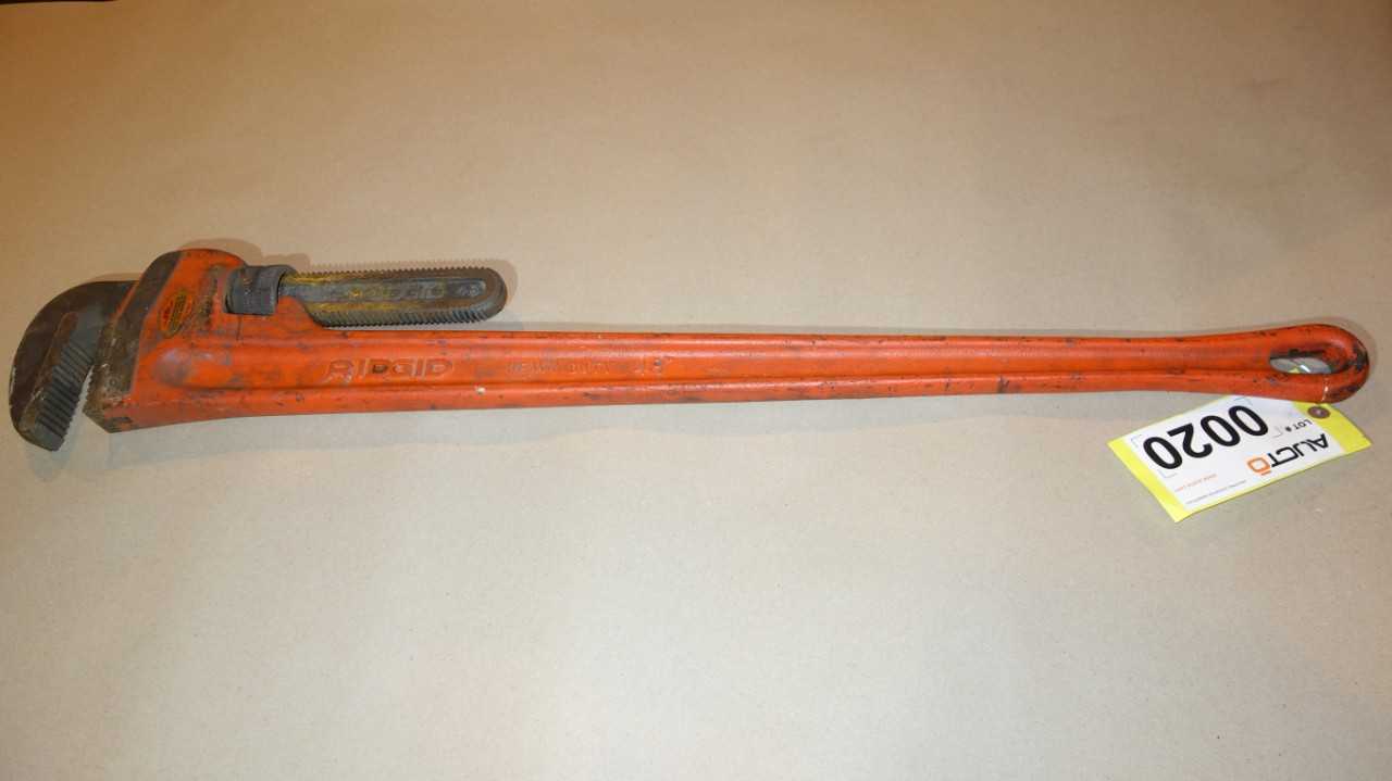 RIDGID 48 IN HEAVY DUTY PIPE WRENCH - HAND TOOLS