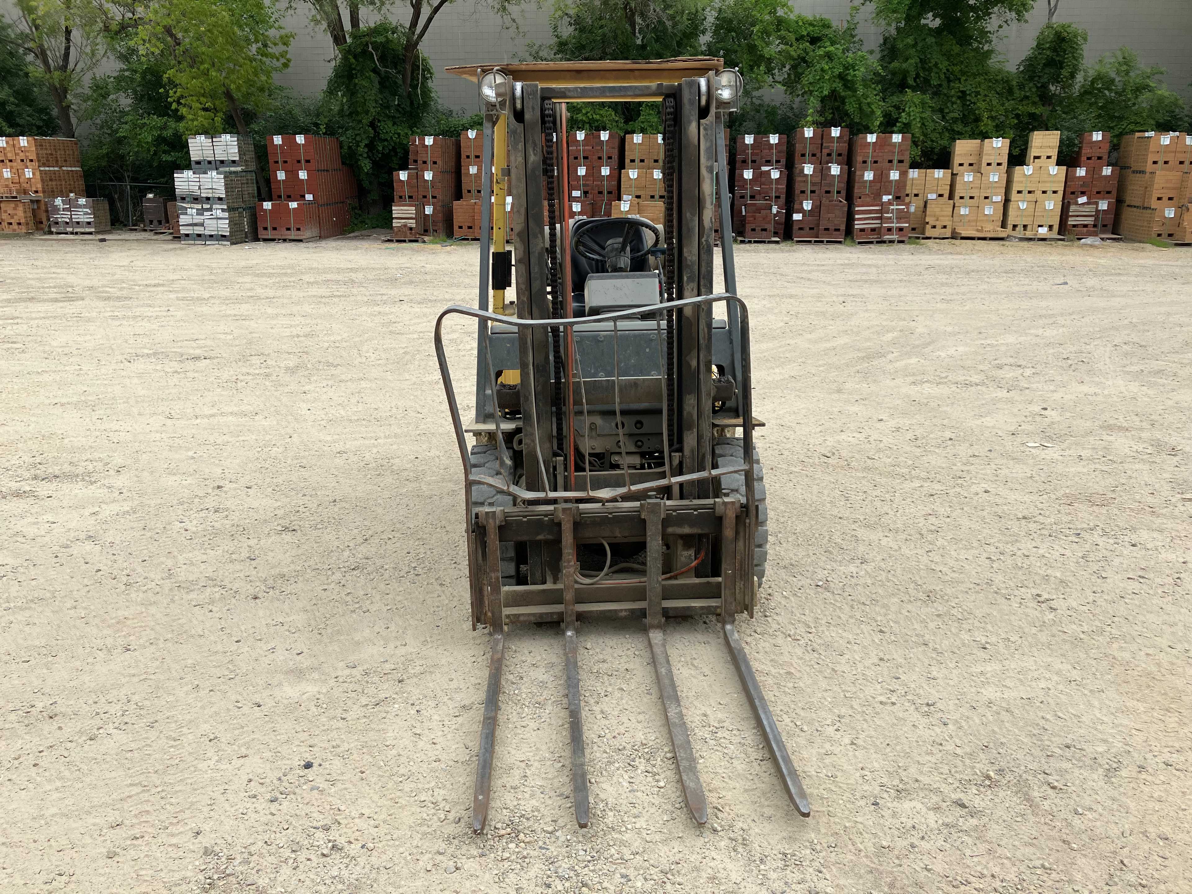 1988 TOYOTA FG25 COUNTERBALANCE FORKLIFT