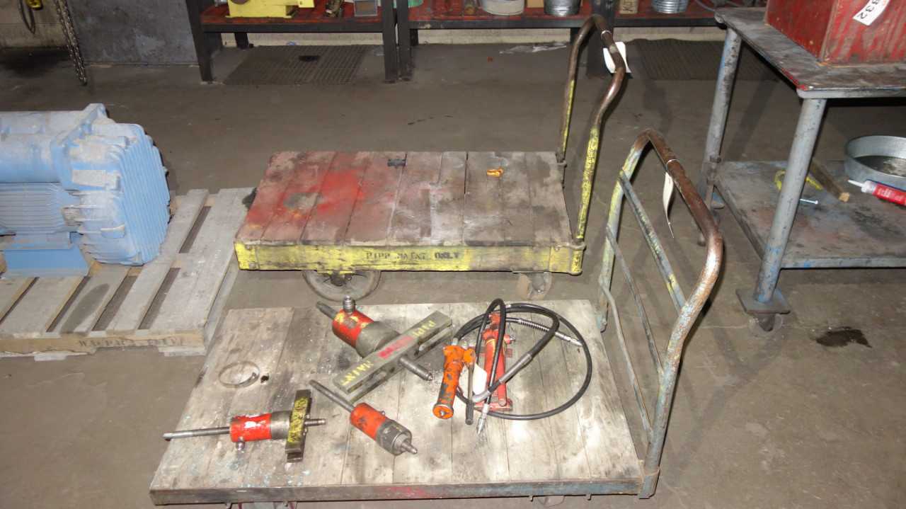LOT OF 2 ROLLER CARTS (CONTENTS NOT INCLUDED) - MISCELLANEOUS