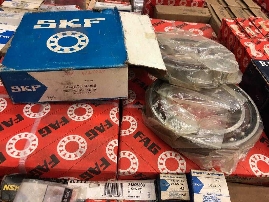 1 pallet of assorted bearings - BEARINGS