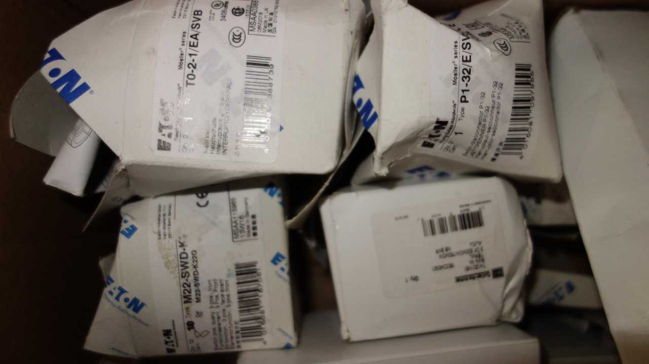 1 BOX OF EATON / CUTLER HAMMER ELECTRICAL - ELECTRICAL COMPONENTS