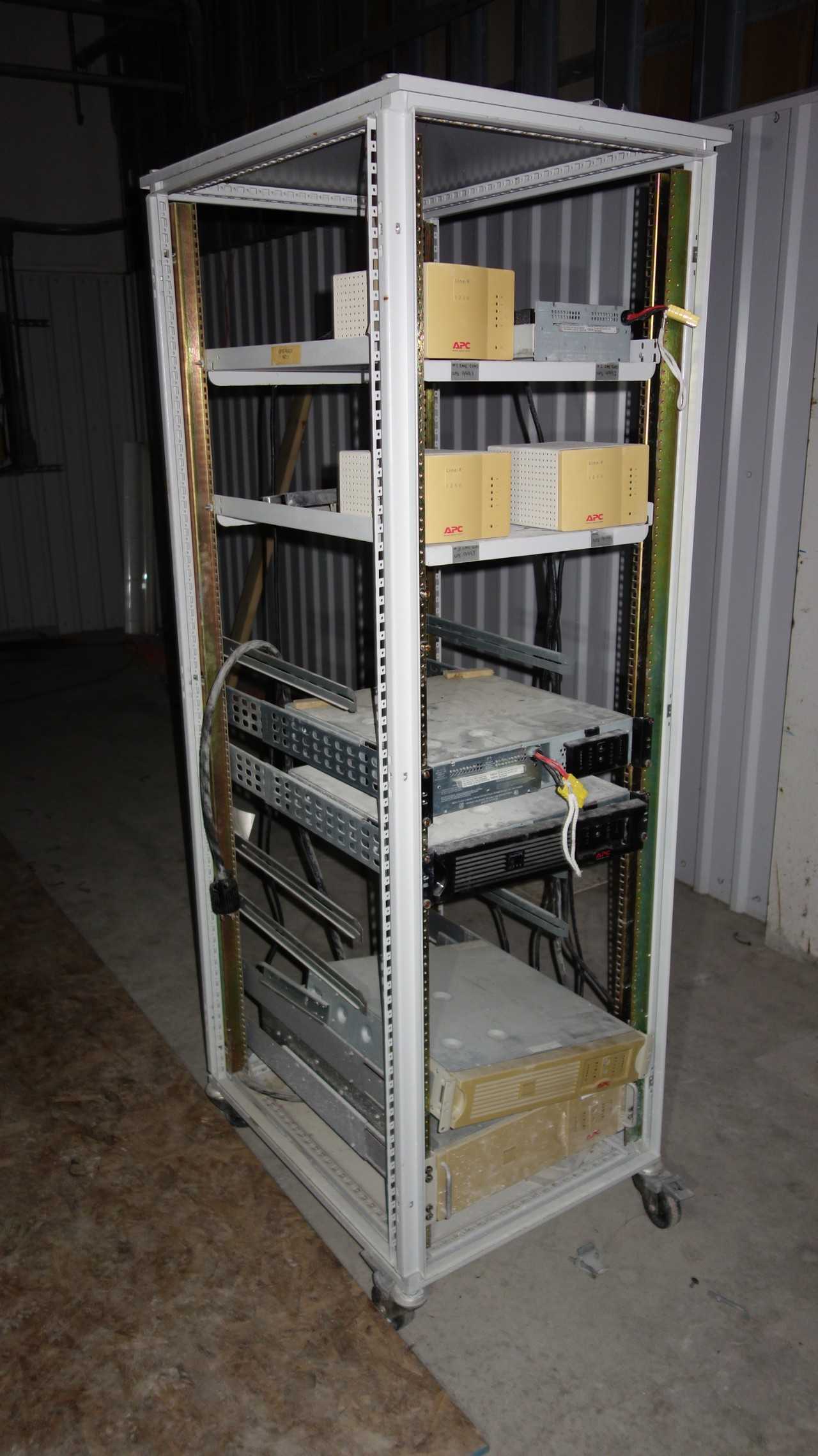 APC COMMUNICATIONS POWER SUPPLY SERVER RACK - ELECTRICAL COMPONENTS