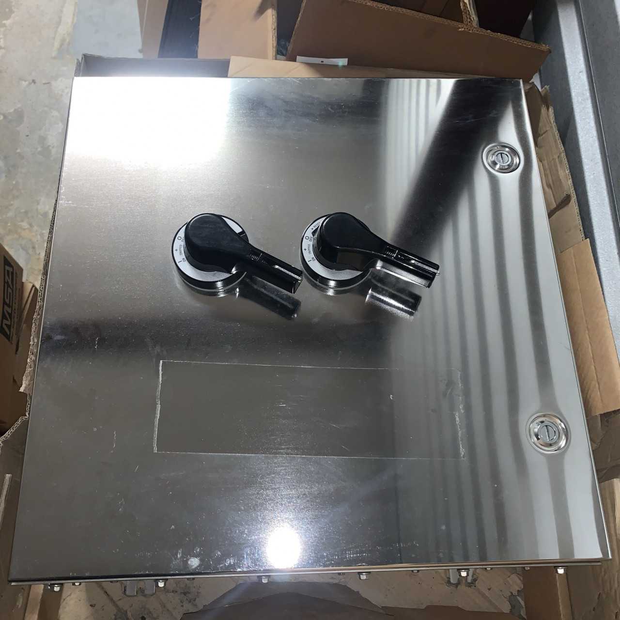 New - Lot of 1 - Cooper Crouse-Hinds XLVS12424121 Stainless Steeel 24x24x12 Enclosure - CIRCUIT BREAKERS