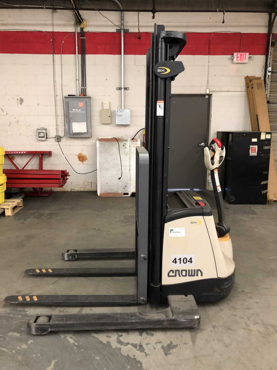 2012 Crown SX3000-30 walkie stacker, Doraville, GA - FORKLIFTS