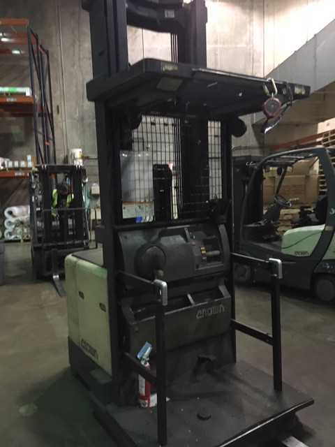 2002-Crown SP 3000 Series Order Picker, Carrollton, TX - ORDER PICKER