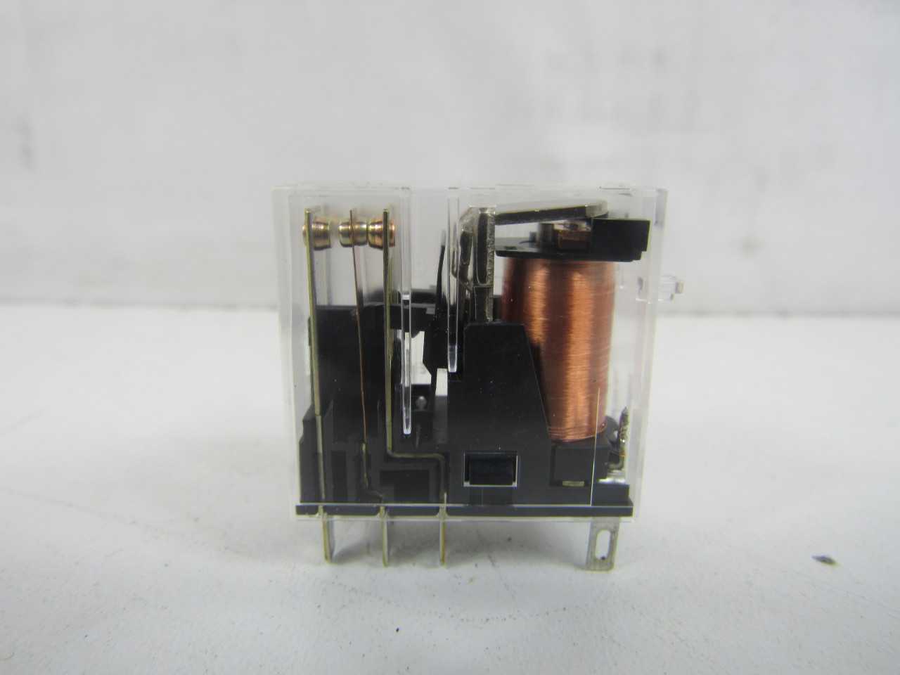 Lot of Quantity 101x D4PR2B Relay - AUTOMATION & CONTROLS