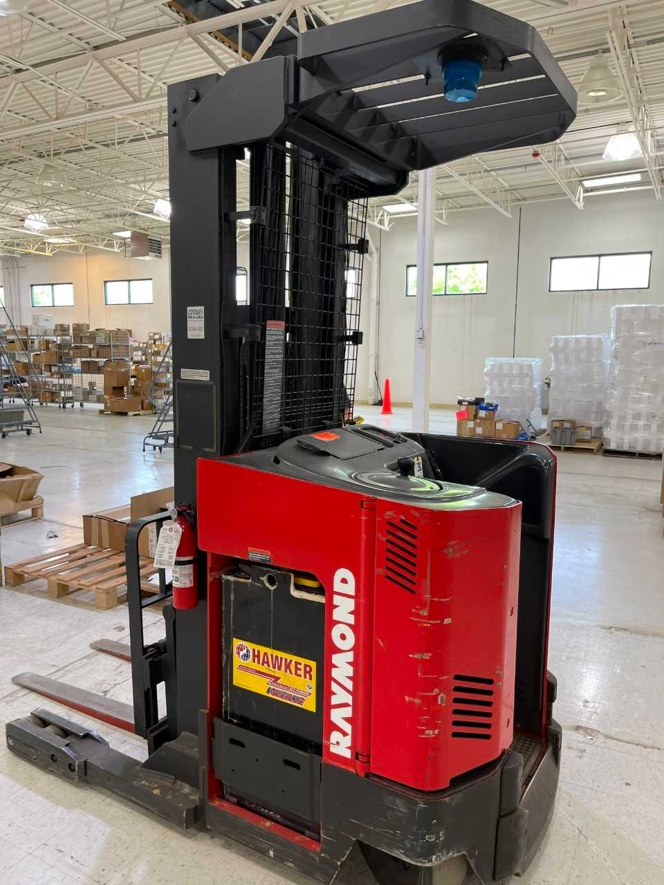 Raymond Electric EASI R40TT Standing Fork Lift - FORKLIFTS