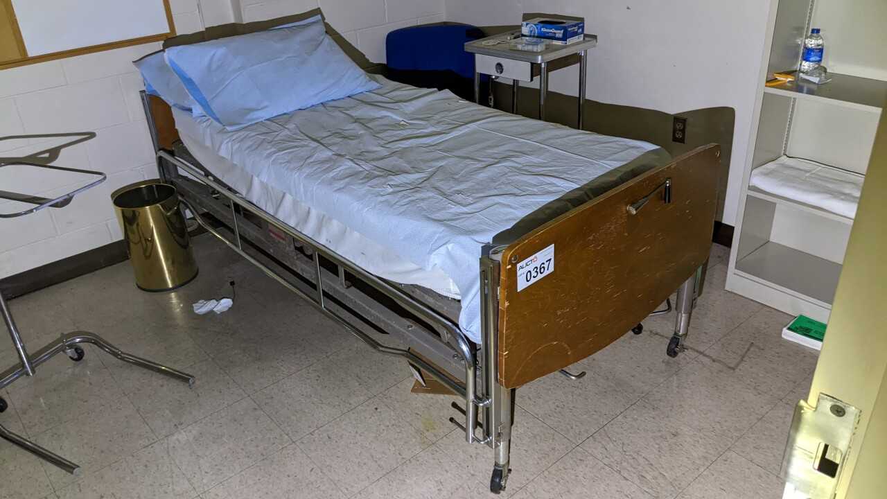 PATIENT BED - LATHES