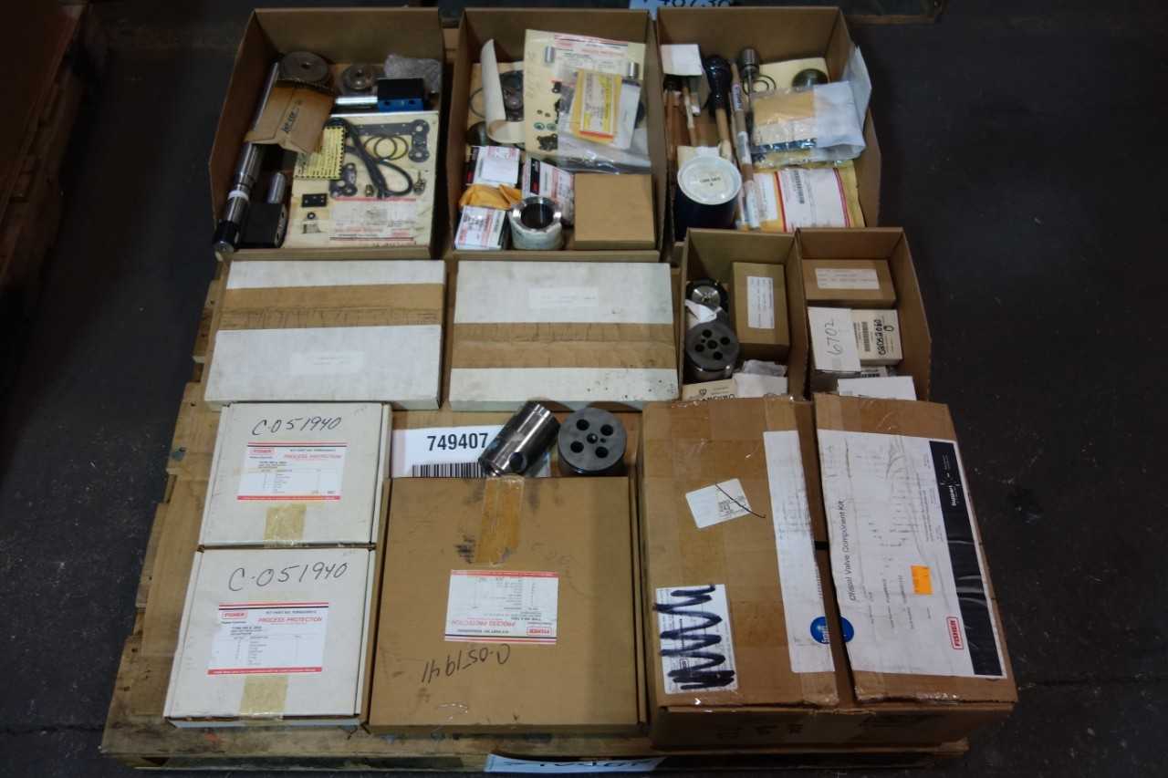 1 PALLET OF ASSORTED VALVE PARTS & ACCESSORIES, CONTROL VALVES- FISHER, GOULDS, VICKERS - CONTROL VALVE