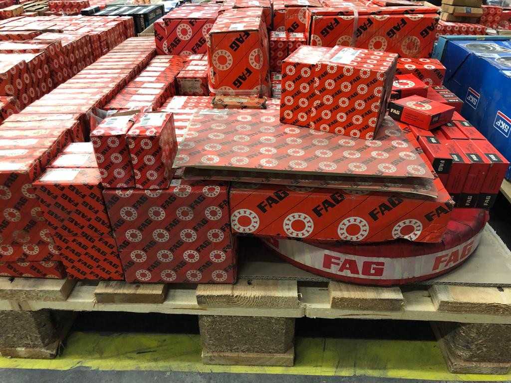 1 pallet of assorted bearings - BEARINGS