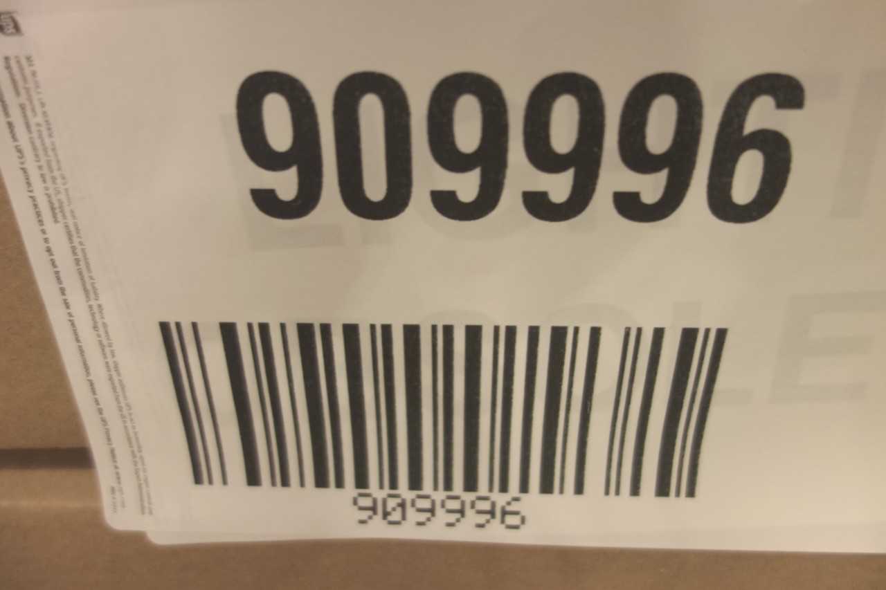 1 PALLET OF HUBBELL OPEN STRIPLIGHT LED LIGHT FIXTURES - LIGHTING