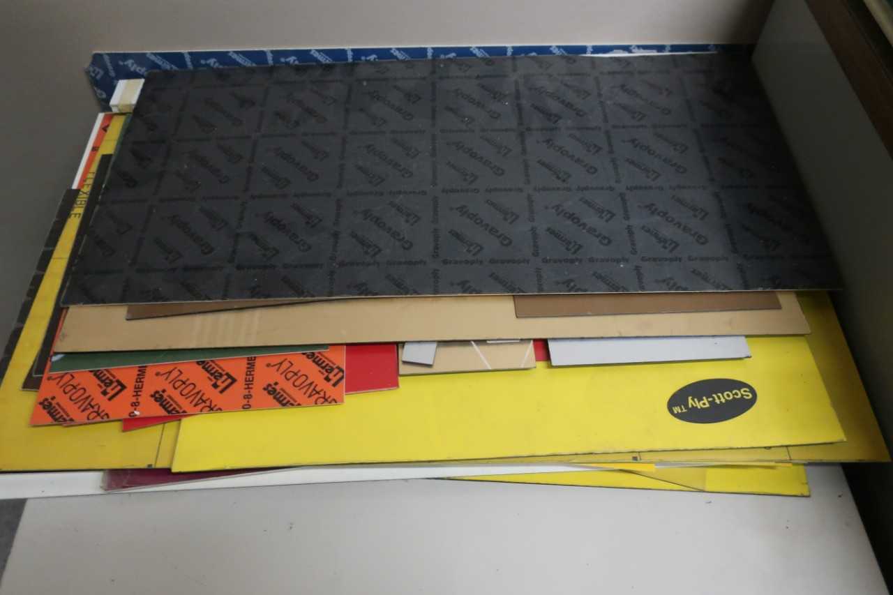 LOT OF 2 ASSORTED ENGRAVERS W/ PARTS - MISCELLANEOUS