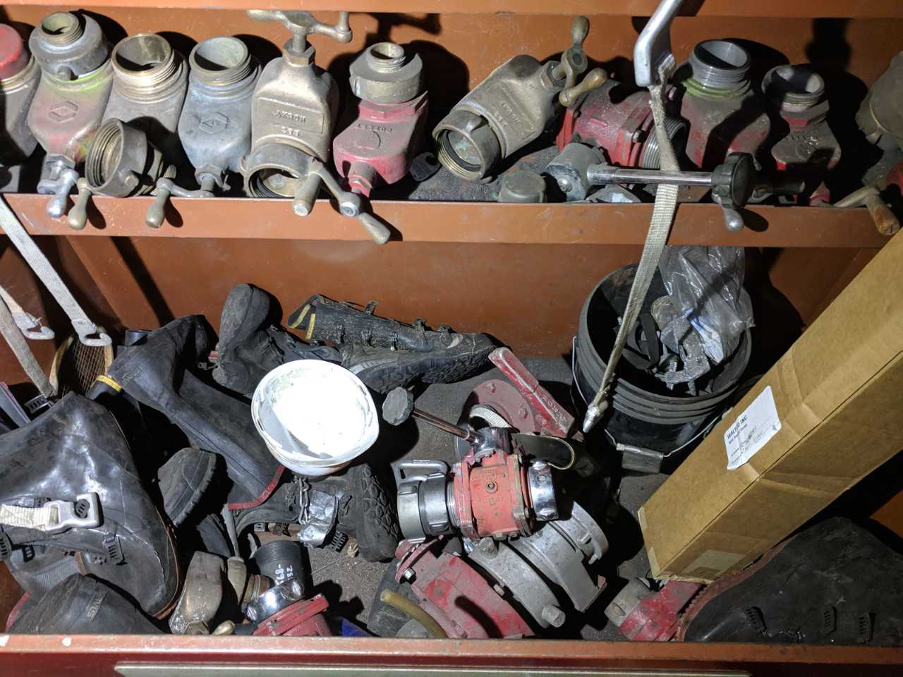 KNACK ROLLING JOB BOX WITH VALVES, PPE - VALVES