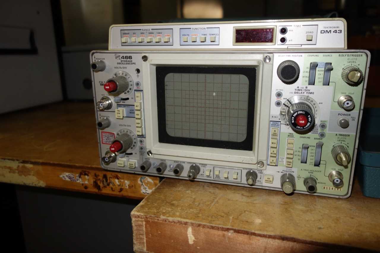 Tektronix 466 Storage Oscilloscope - METAL INSPECTION EQUIPMENT