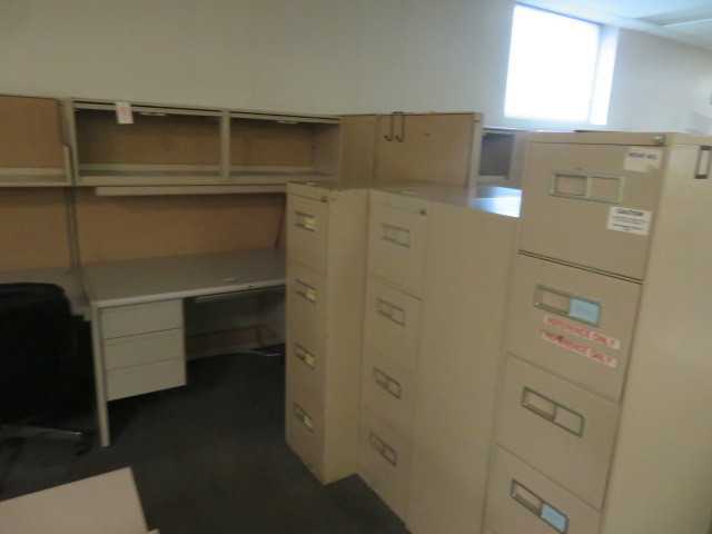 Office Furniture and Panels, Lot - MISCELLANEOUS