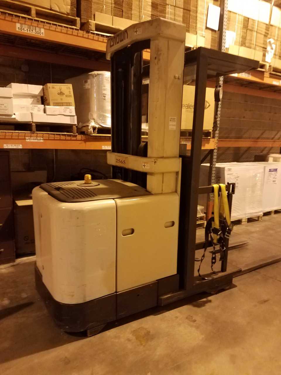 1999 Crown SP3020-30 order picker Baton Rouge LA - ORDER PICKER