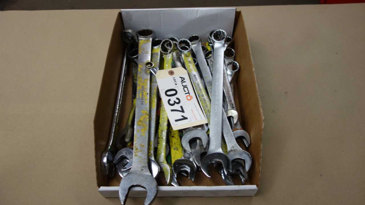 ASSORTED LOT OF DOUBLE ENDED CRESCENT HAND WRENCHES PROTO SNAP-ON ARMSTRONG 9/16 IN TO 1-3/8 IN - HAND TOOLS