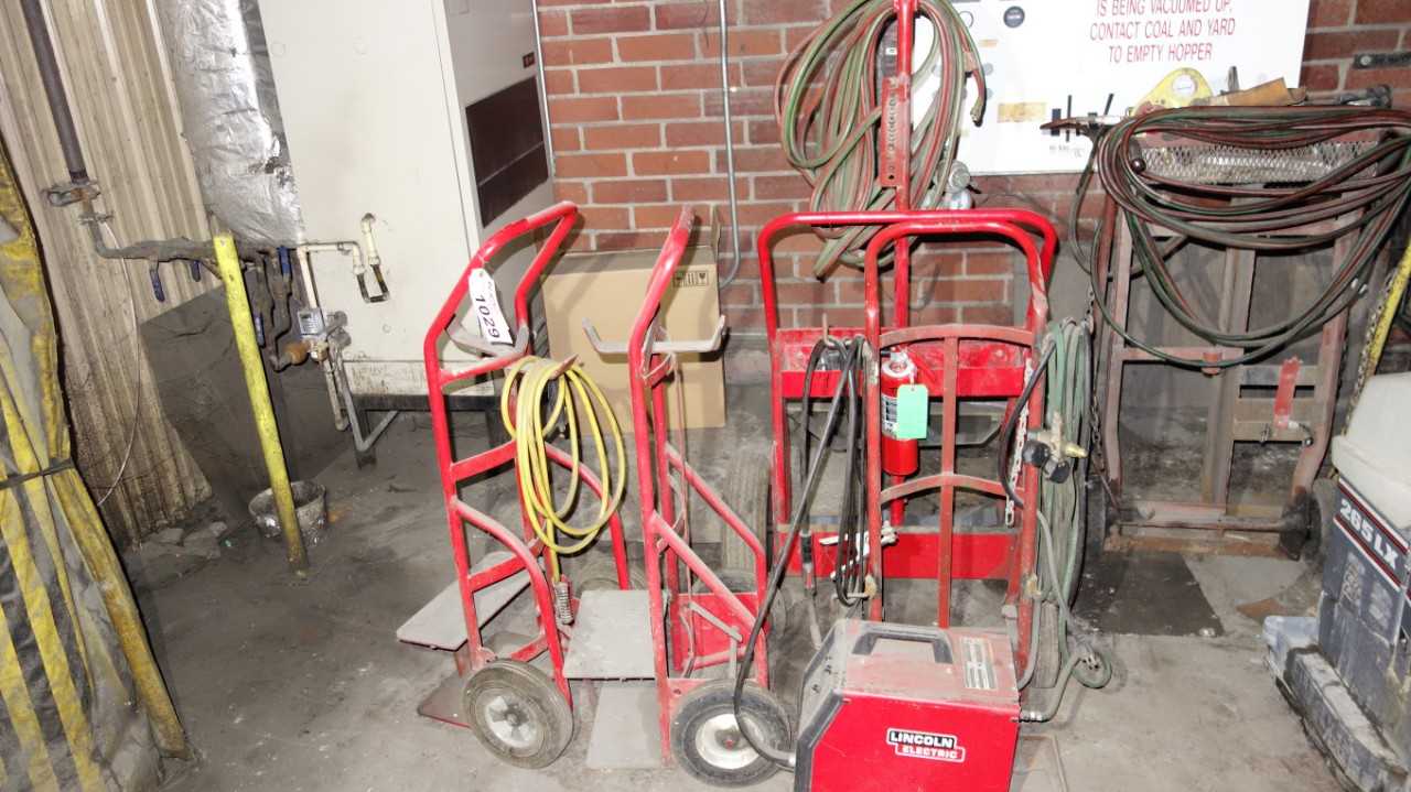LOT OF 4 ASSORTED WELDING CARTS W/ LINCOLN SP-125 PLUS WELDER - WELDING EQUIPMENT