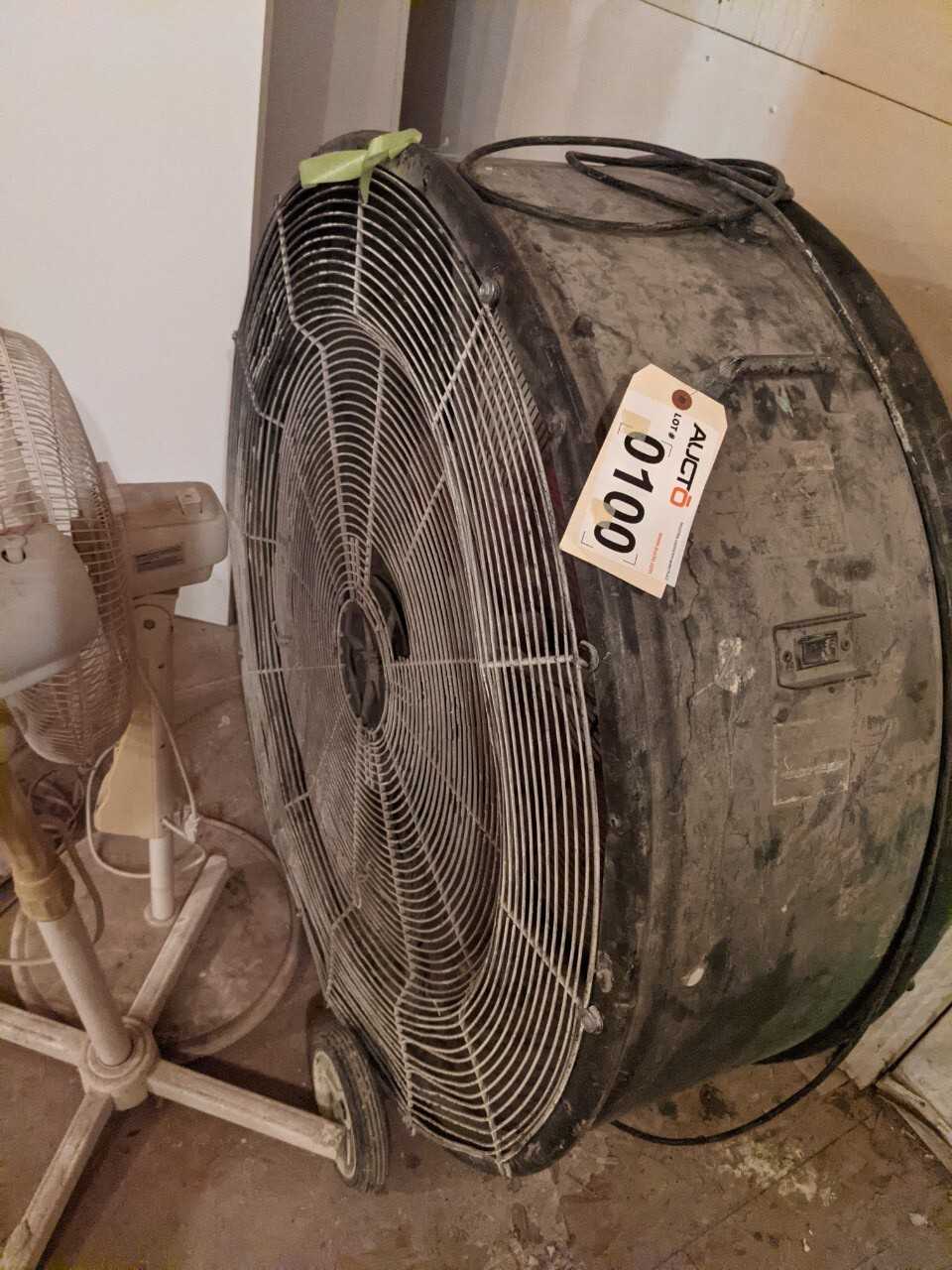 Lot of 4 fans - MISCELLANEOUS