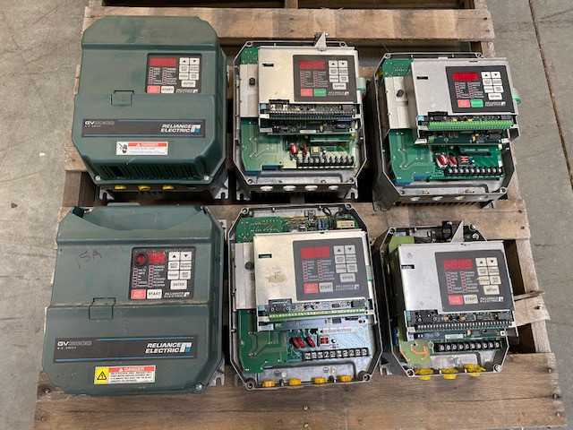 Lot of 6 RELIANCE ELECTRIC GV3000 AC Drives 380-460V 12A 7.5HP - MOTOR DRIVES