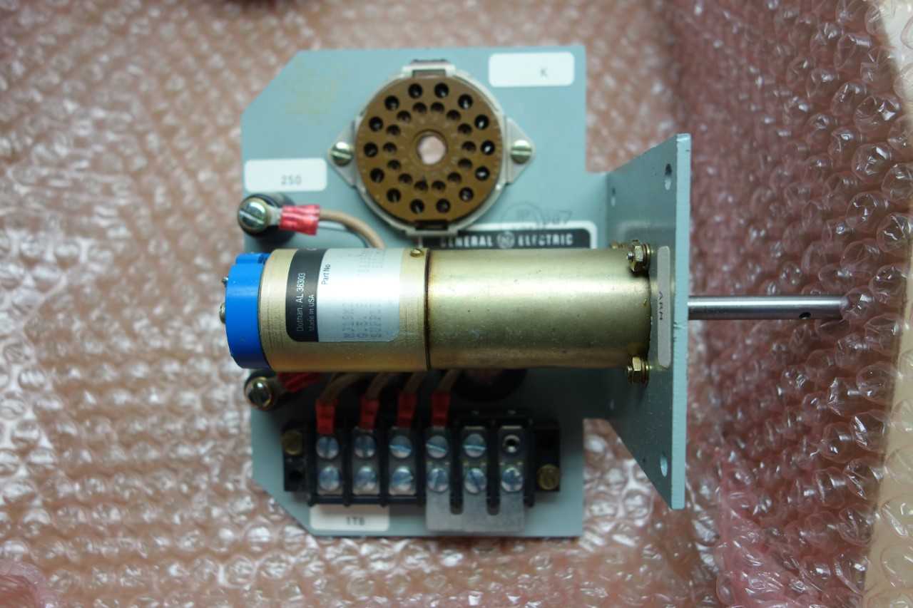 LOT OF 2 GENERAL ELECTRIC GE ASSEMBLY STEPPER MOTORS - ELECTRIC MOTORS
