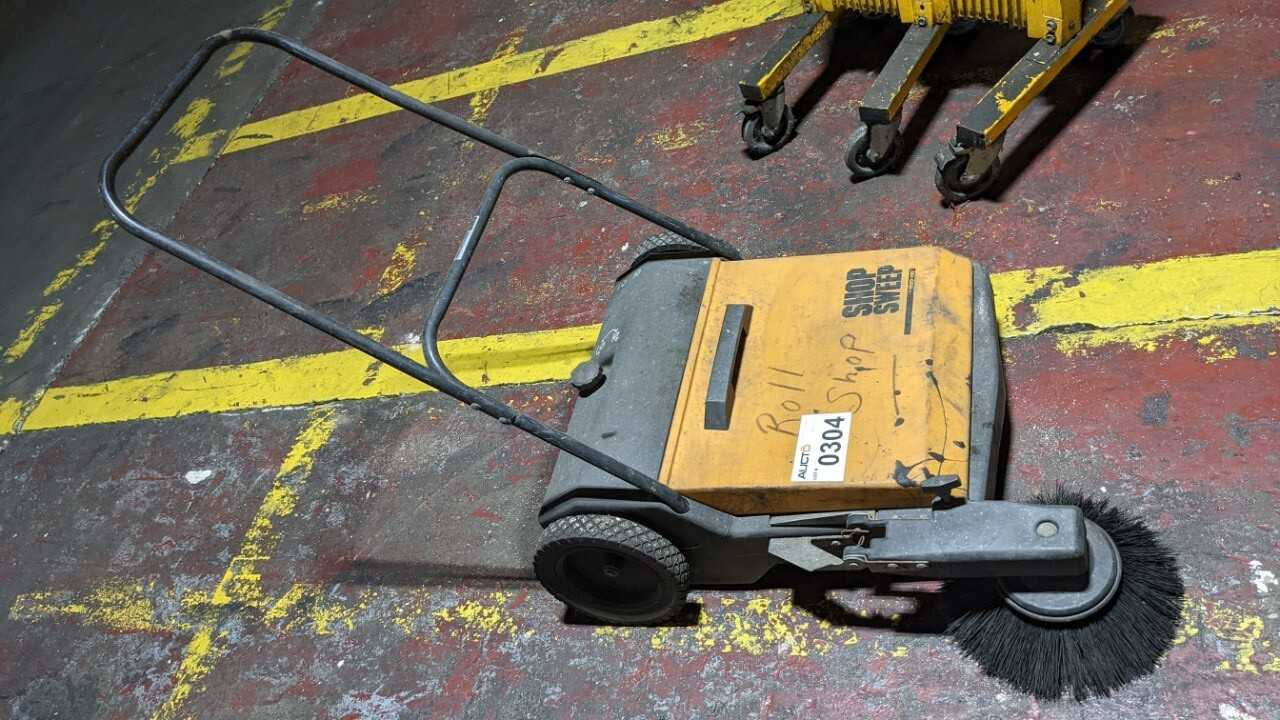 Shop sweep industrial push sweeper model 305 - PLANT & FACILITY Shop sweep industrial push sweeper model 305 - PLANT & FACILITY