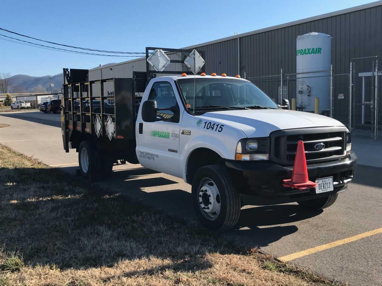 2004 Ford 550 Pick-up - HYDRO EXCAVATOR TRUCKS