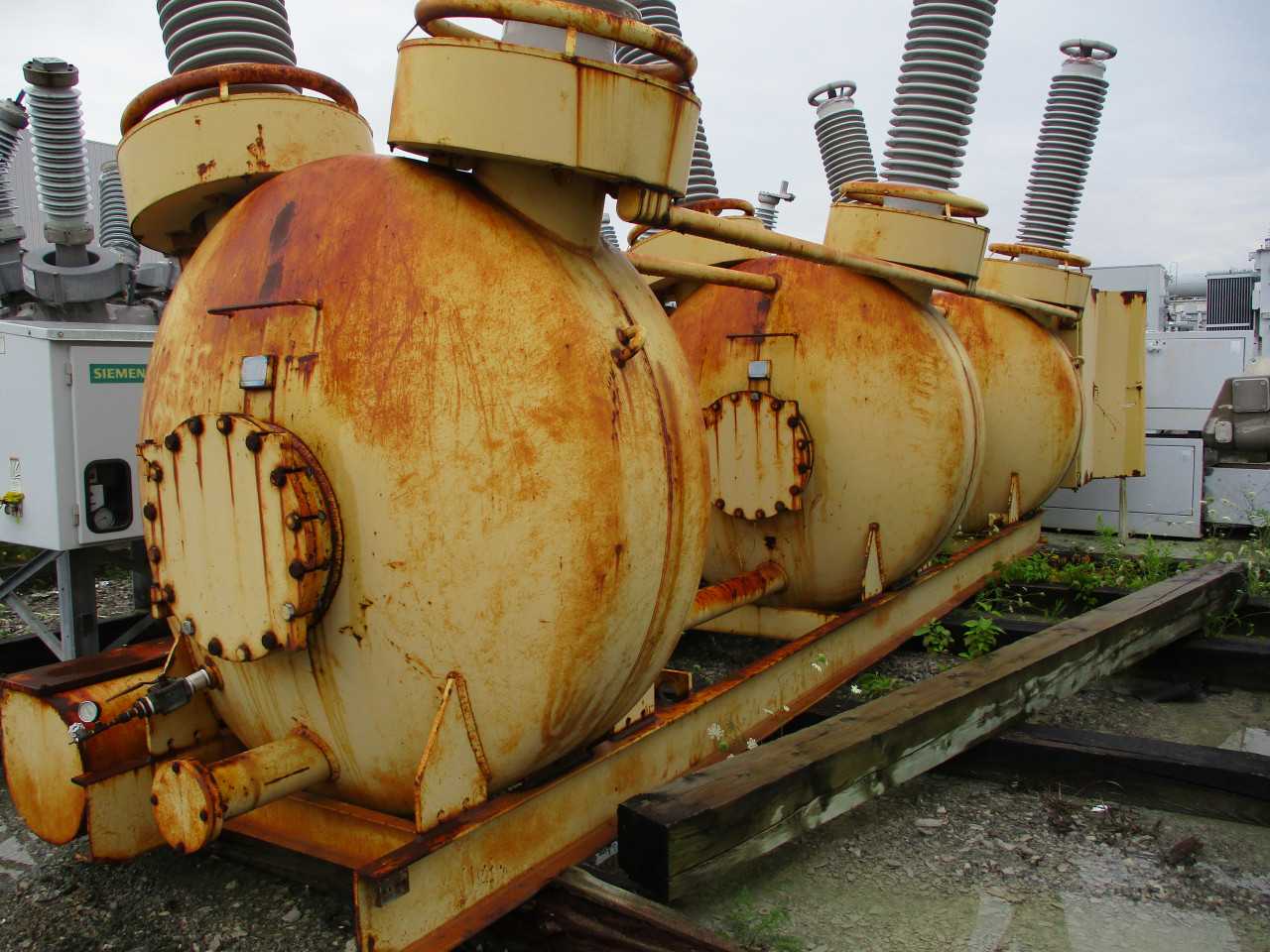 1980 Gould-Brown Boveri GA SF6 Breaker. Type 242GA63-30CX. 250KV, 3000A - CIRCUIT BREAKERS