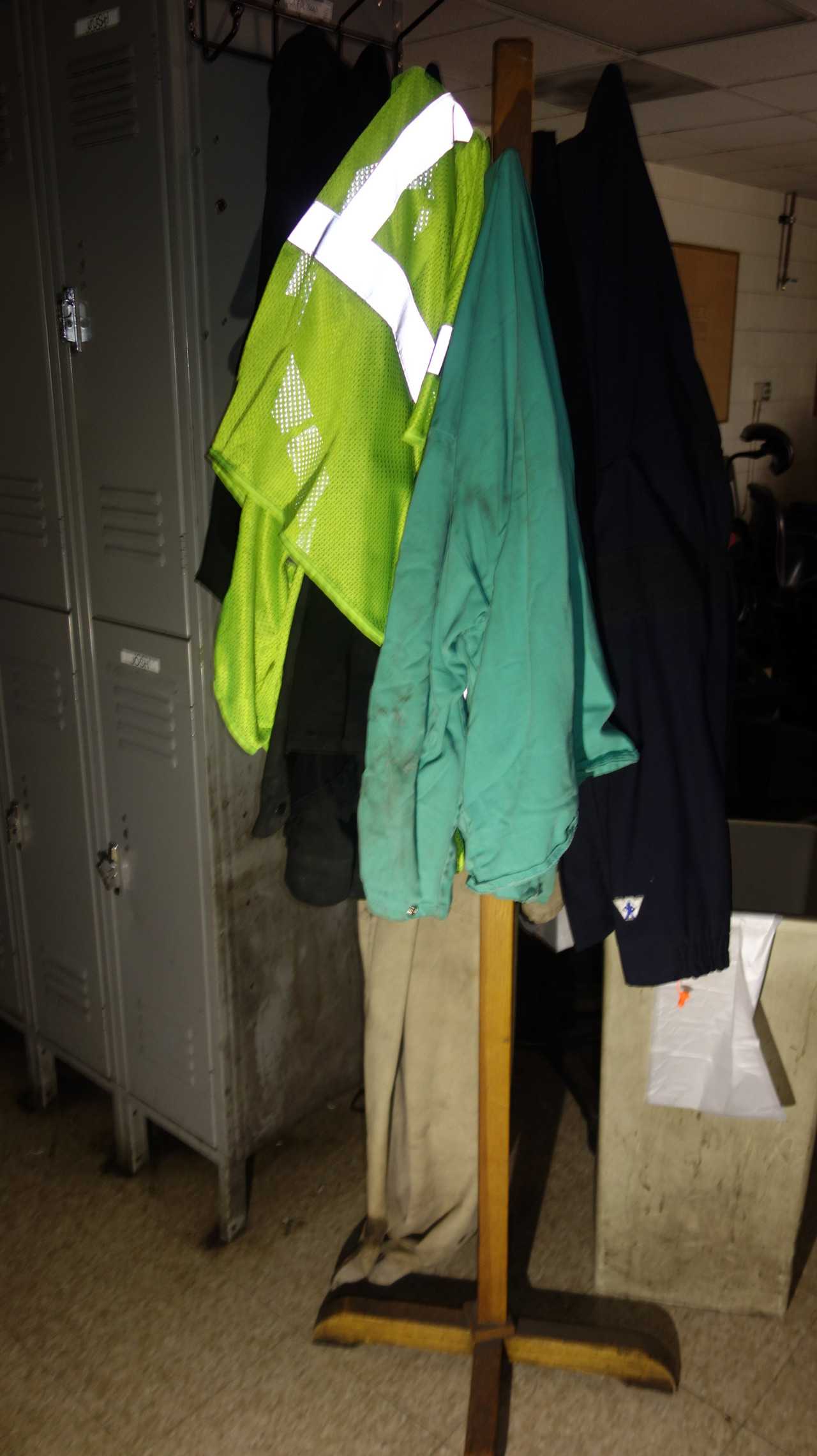 2X SECTIONS OF LOCKERS WITH CONTENTS W/ COAT RACK - TOOL STORAGE