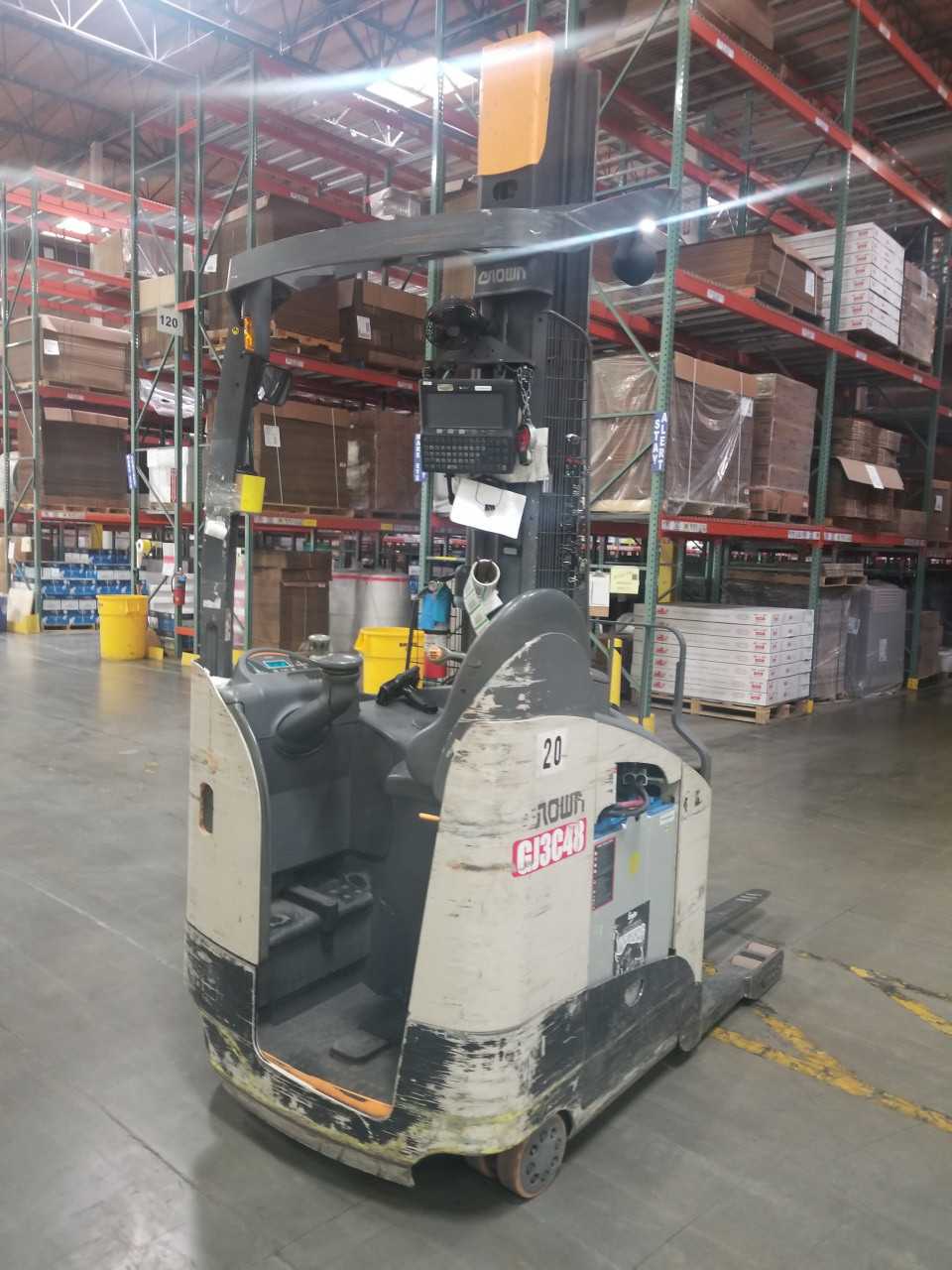 2013 Crown RM6095S-45 reach truck Livermore CA - REACH TRUCKS 2013 Crown RM6095S-45 reach truck Livermore CA - REACH TRUCKS