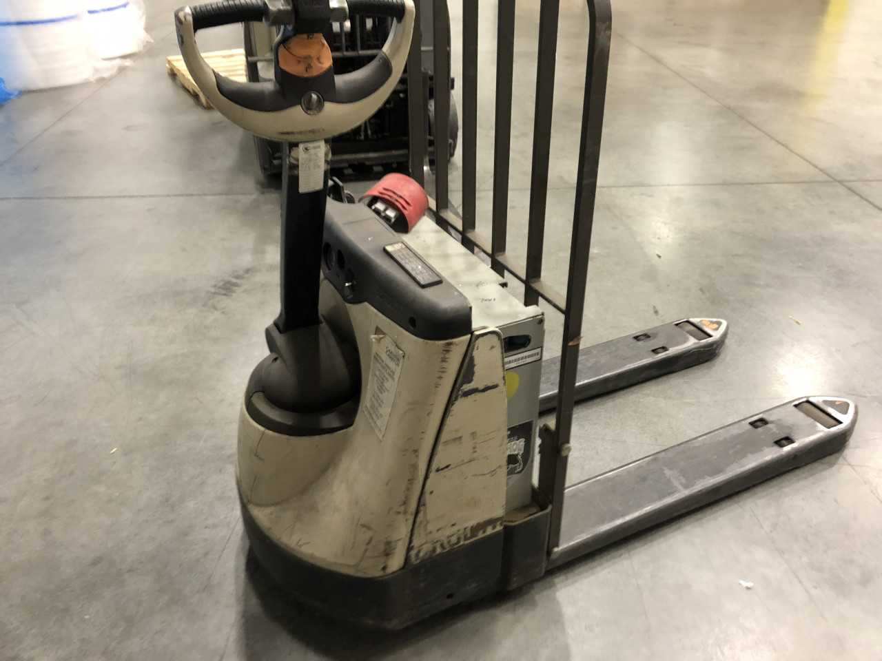 2005 Crown WP2335-45 walkie pallet jack Shepherdsville KY - MANUAL PALLET JACKS