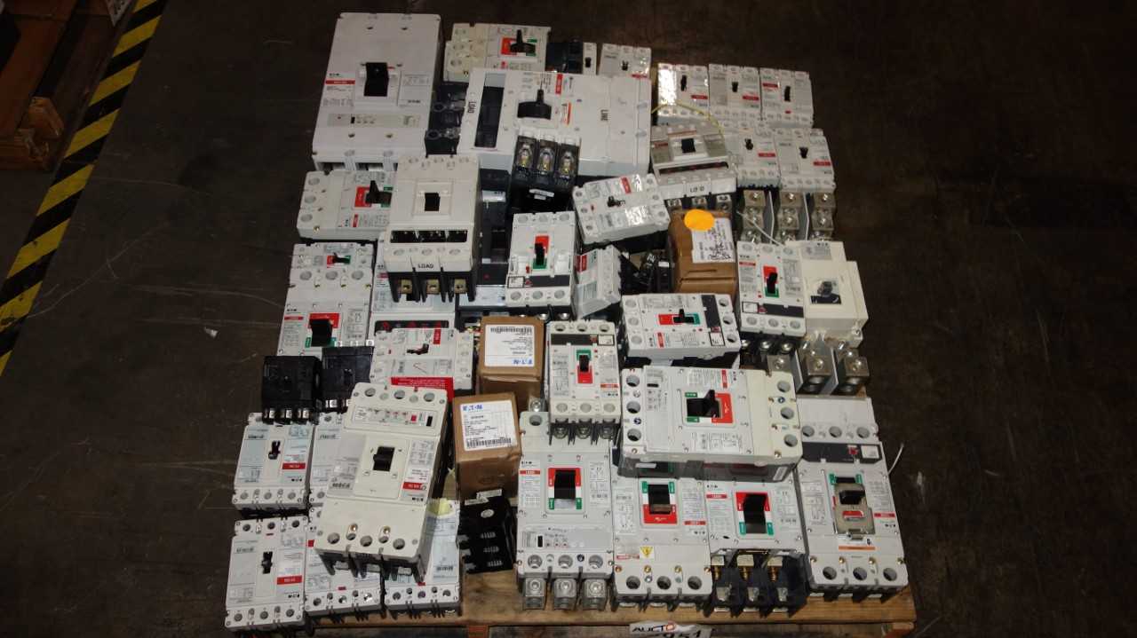 1 PALLET OF EATON CUTLER HAMMER CIRCUIT BREAKERS - CIRCUIT BREAKERS