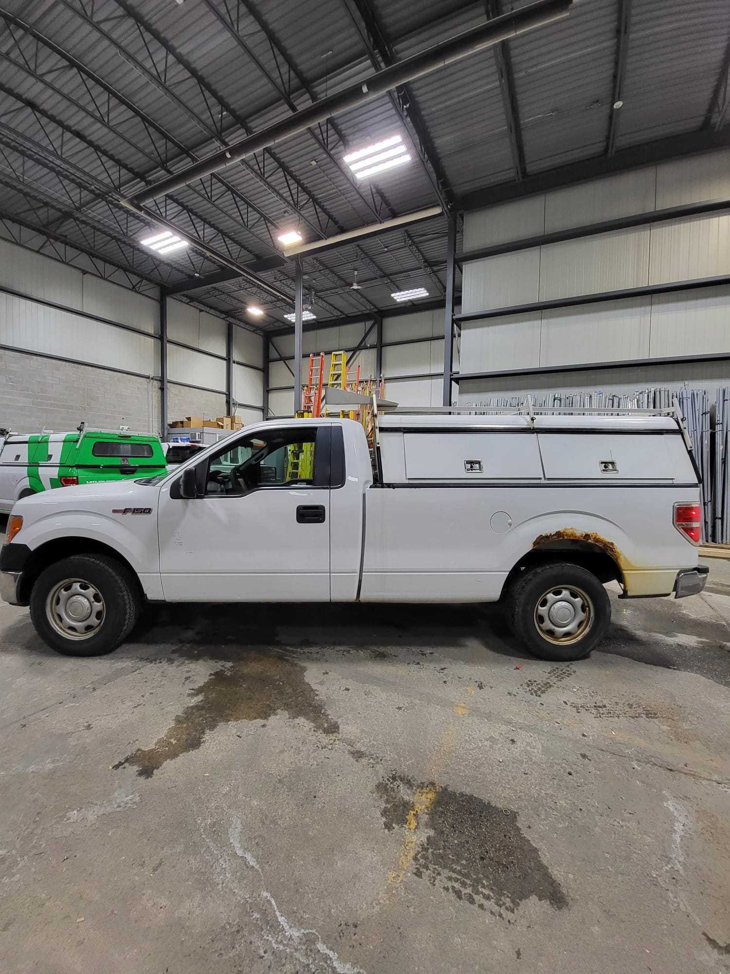 2012 FORD F-150 XLT 4X2 REG. CAB LONG BOX PICKUP TRUCK WITH TOPPER - BUSES