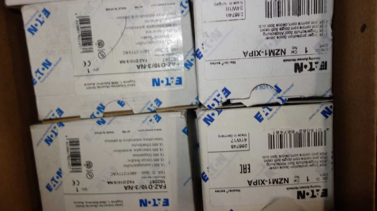 1 PALLET OF ASSORTED EATON ELECTRIC PARTS, PUSHBUTTONS - ELECTRIC MOTORS