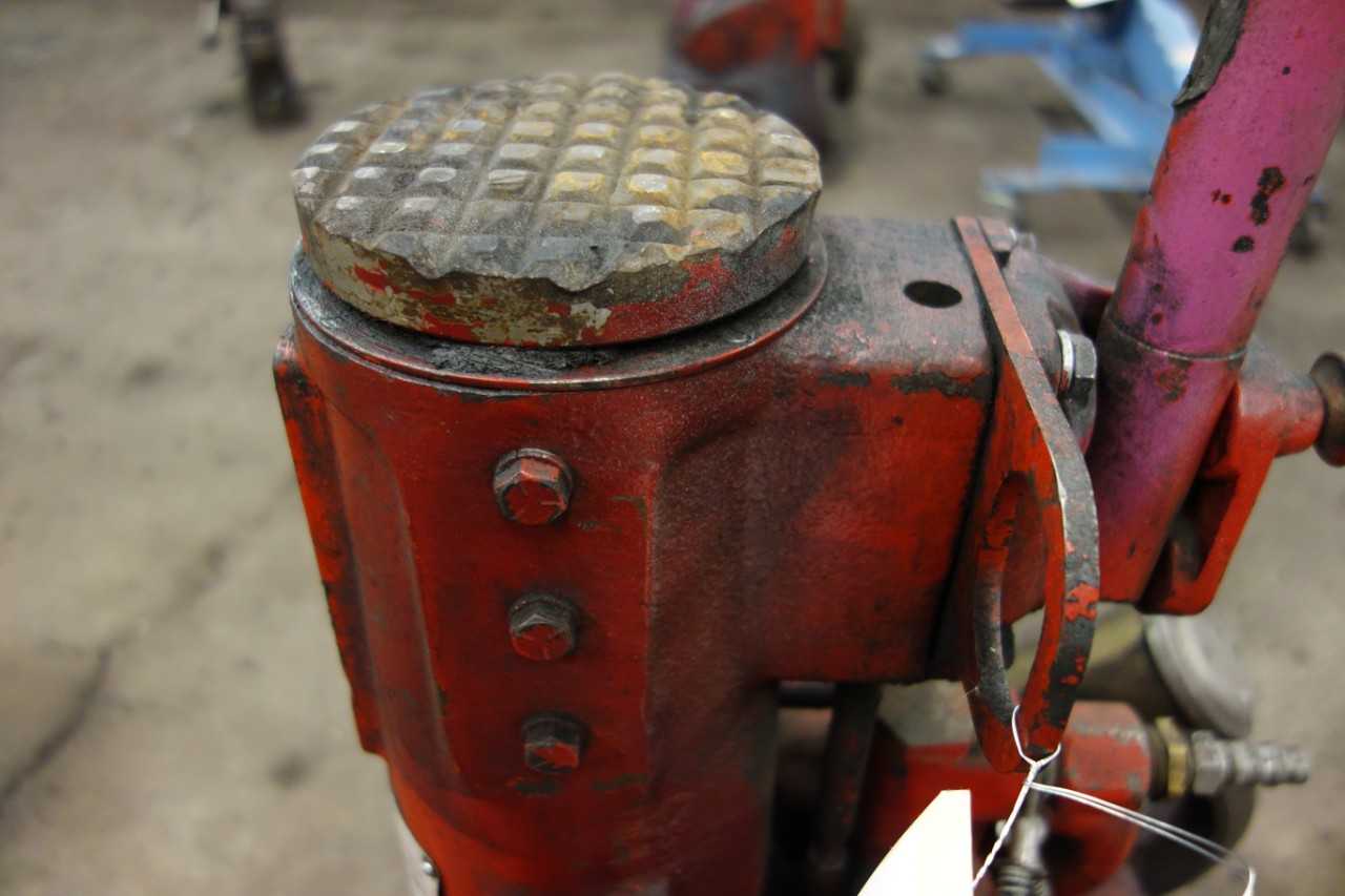 DUFF NORTON 528CMJ 50 TON PNEUMATIC JACK - PRESSES