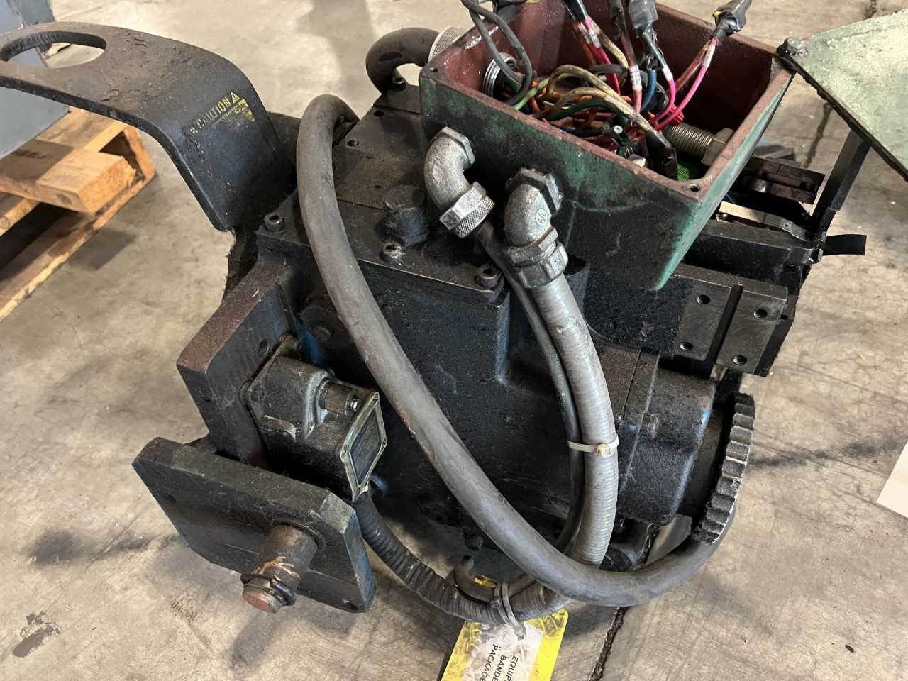 Lot of 5 motor and gear boxes - ELECTRIC MOTORS
