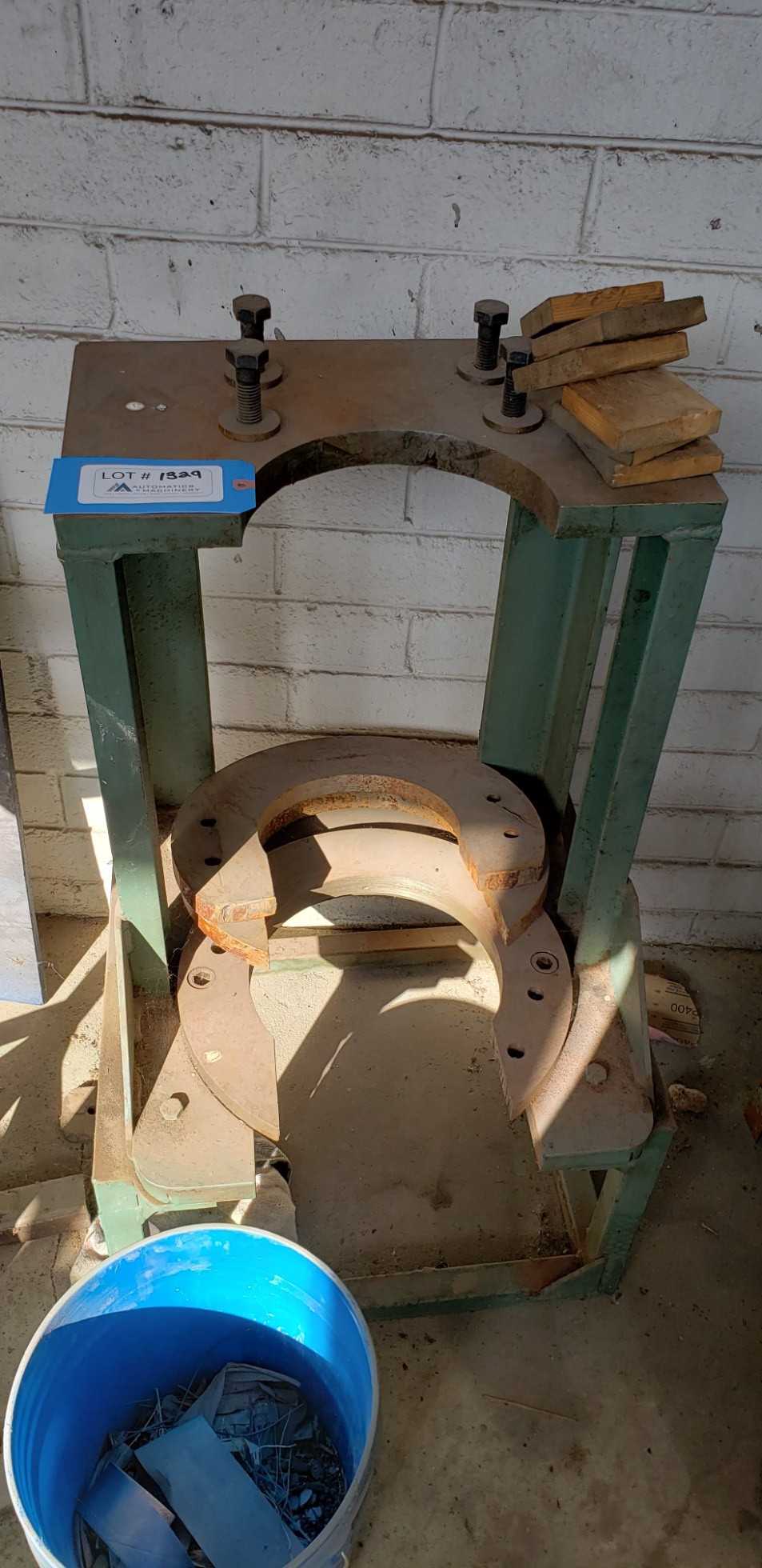 Metal base - INDUSTRIAL PARTS Metal base - INDUSTRIAL PARTS
