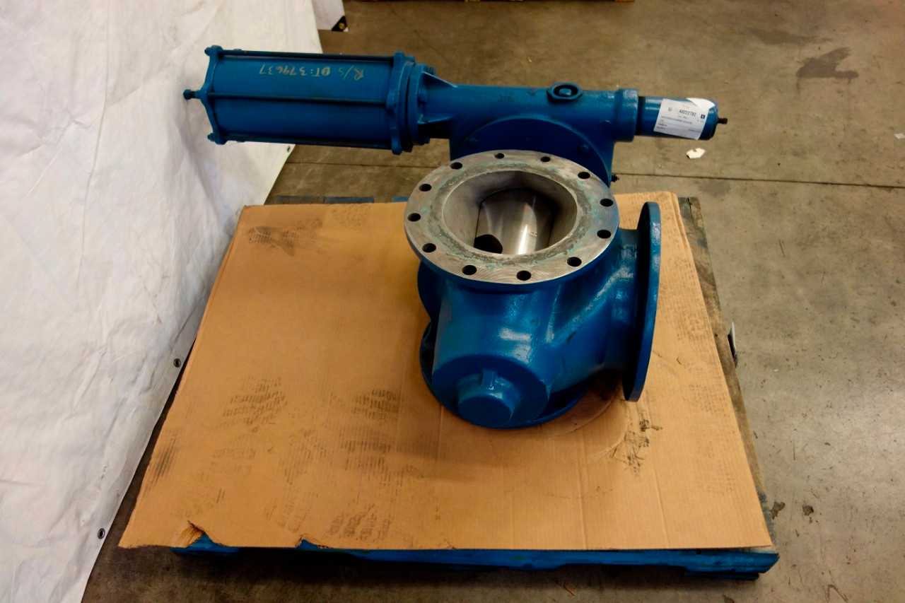 DEZURIK 3-WAY 10IN PLUG VALVE - PLUG VALVE