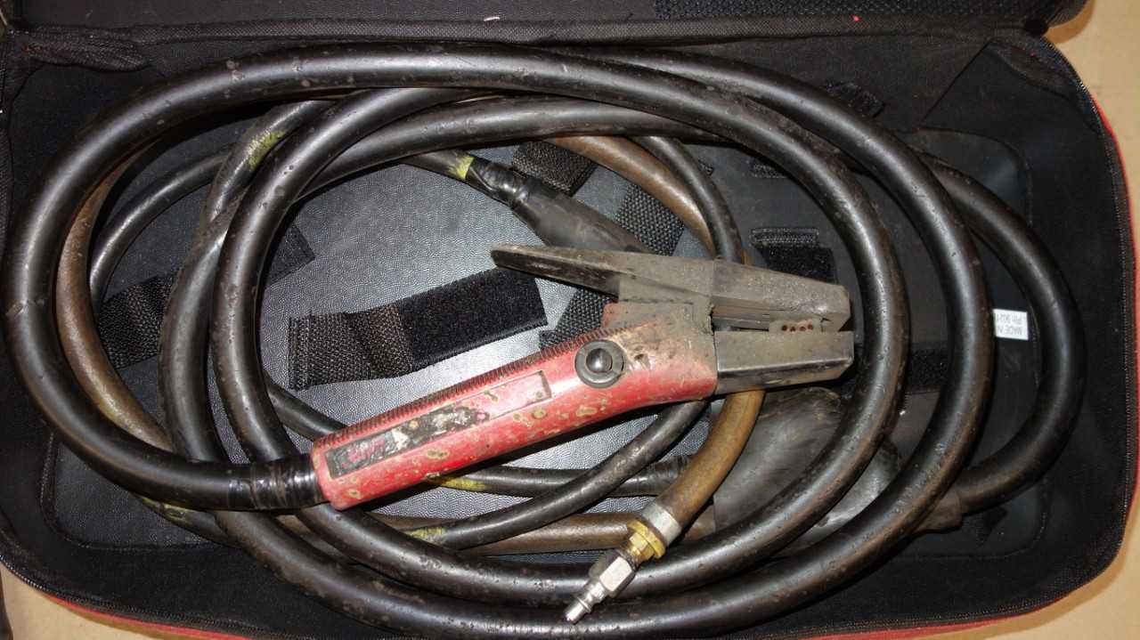 LOT OF WELDING LEADS ARCAIR K4000 TWECO A-532 - WELDING EQUIPMENT