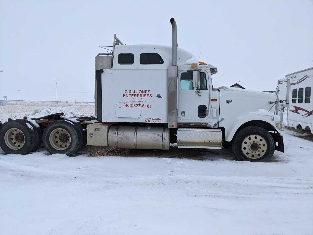 1999 International Sleeper 9900 6x4 - HYDRO EXCAVATOR TRUCKS