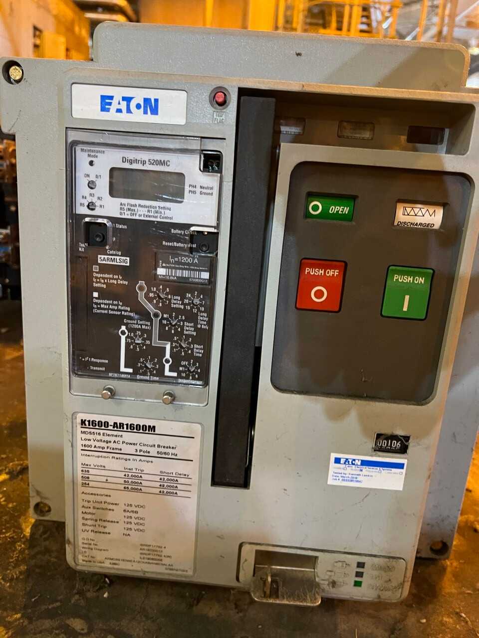 5X Eaton Magnum DS low voltage power circuit breakers - CIRCUIT BREAKERS