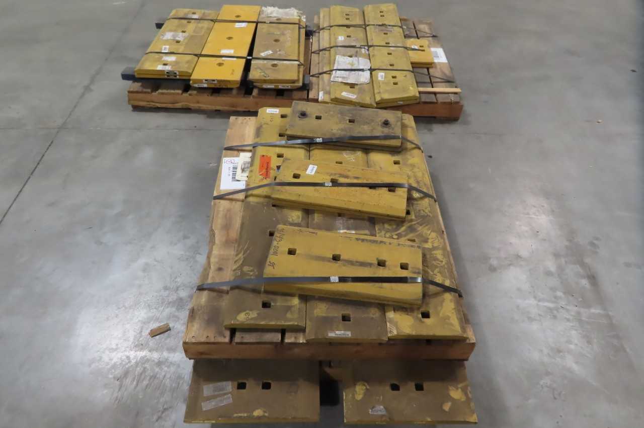 4 PALLETS OF ASSORTED CAT CATERPILLAR CUTTING EDGES - CONSTRUCTION
