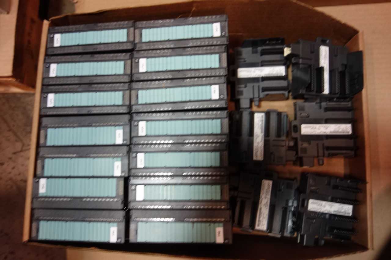 1 LOT OF MODULE CONTROLS, MODULE CONTROLS- SIEMENS - AUTOMATION & CONTROLS