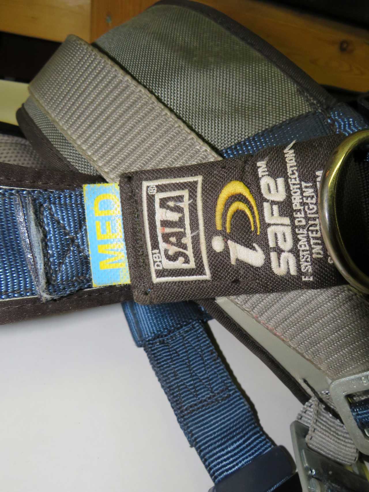 MEDIUM SALA EXOFIT MODEL 1108651C TOWER HARNESS - SAFETY EQUIPMENT